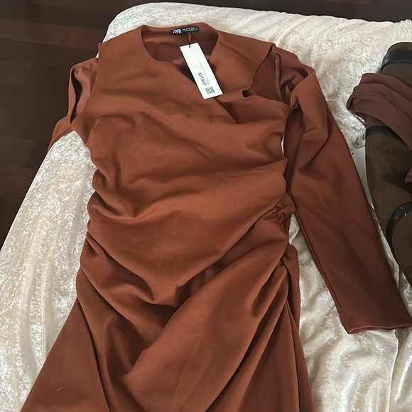 Zara Cut Out Ruched Dress - Picture 8 of 9